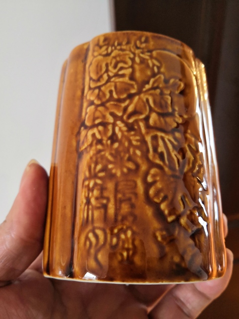 古玩陶瓷醬釉筆筒拍賣,當前價格200元