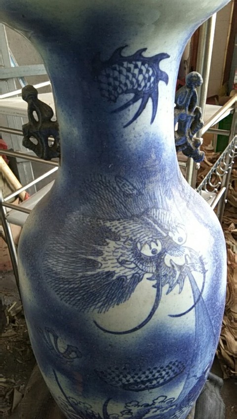 古玩陶瓷龍紋瓶拍賣，當(dāng)前價(jià)格8000元