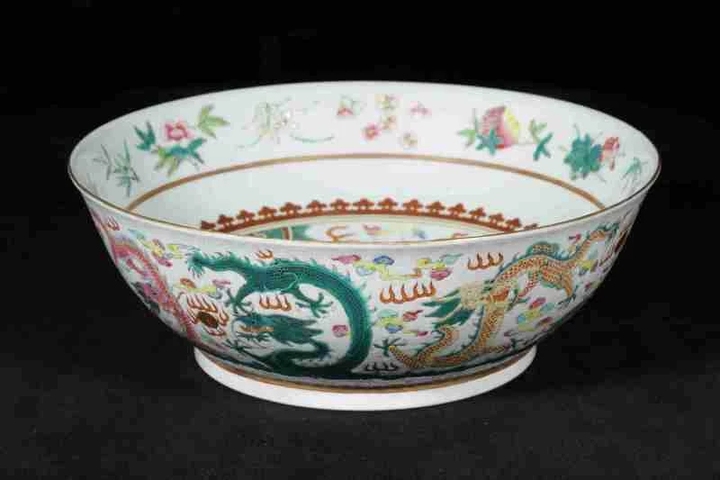 古玩陶瓷光緒末至民初粉彩云龍紋碗拍賣，當前價格19600元