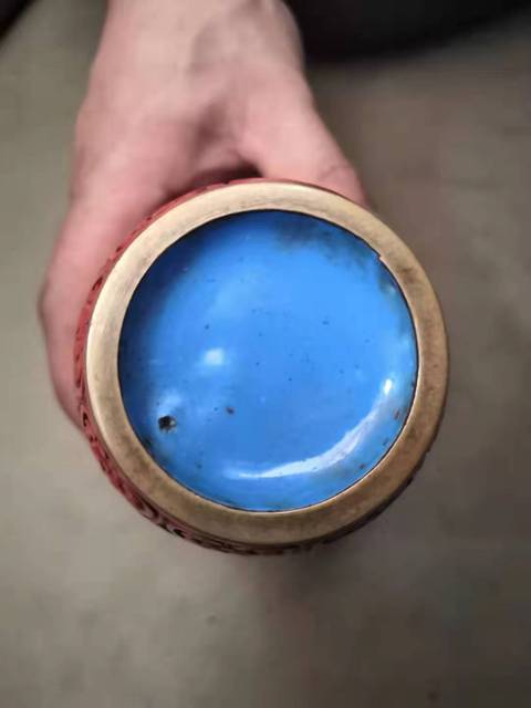 古玩陶瓷建國初銅胎剔紅人物紋觀音瓶拍賣，當前價格6000元