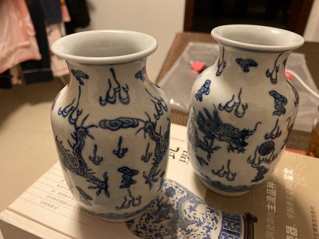 古玩陶瓷龍紋瓶拍賣，當(dāng)前價(jià)格4000元