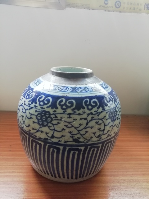 古玩陶瓷青花罐拍賣(mài)，當(dāng)前價(jià)格13800元