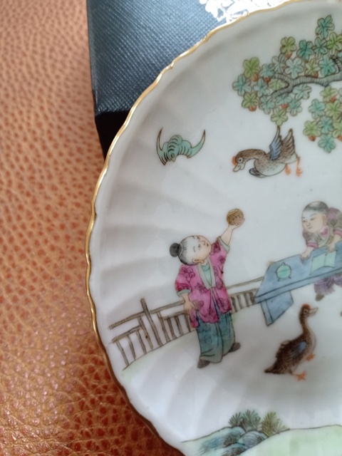 古玩陶瓷粉彩描金人物故事紋瓜棱紋盤拍賣，當前價格4000元