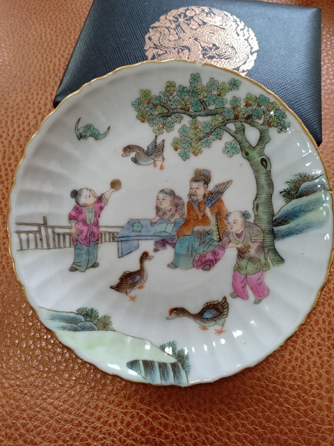 古玩陶瓷粉彩描金人物故事紋瓜棱紋盤拍賣，當前價格4000元