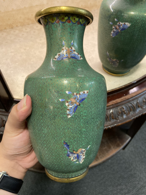 古玩陶瓷掐絲琺瑯瓶一對(duì)拍賣(mài)，當(dāng)前價(jià)格29800元