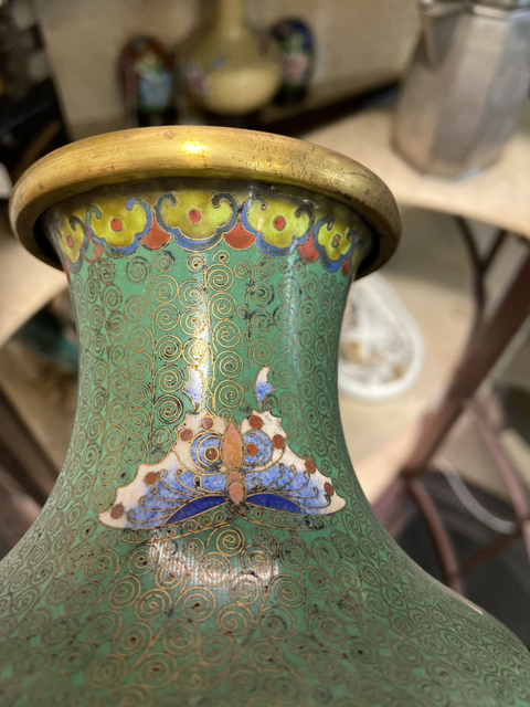 古玩陶瓷掐絲琺瑯瓶一對(duì)拍賣(mài)，當(dāng)前價(jià)格29800元