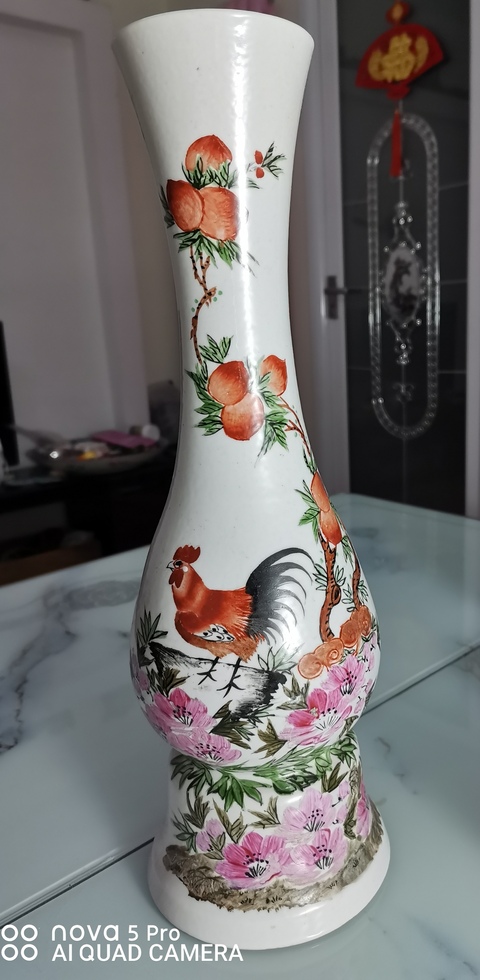 古玩陶瓷大雞圖彩繪長頸瓶拍賣，當前價格8000元