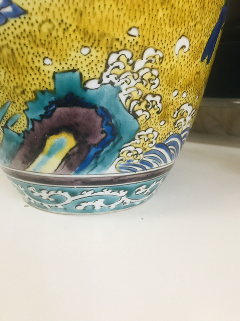 古玩陶瓷花鳥(niǎo)紋罐拍賣(mài)，當(dāng)前價(jià)格9999元