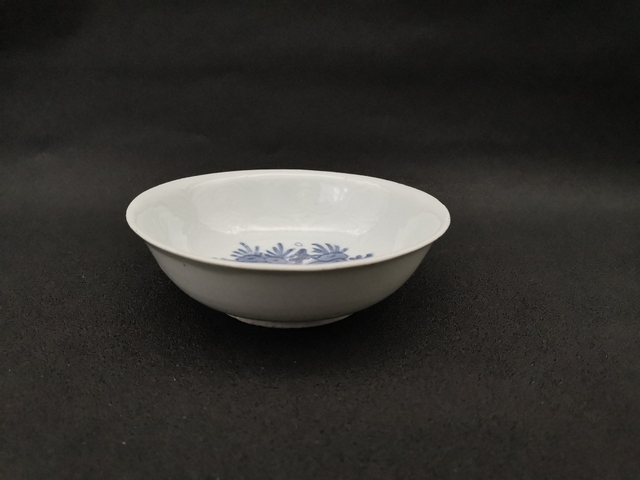 古玩陶瓷青花清供紋碟拍賣，當前價格9900元