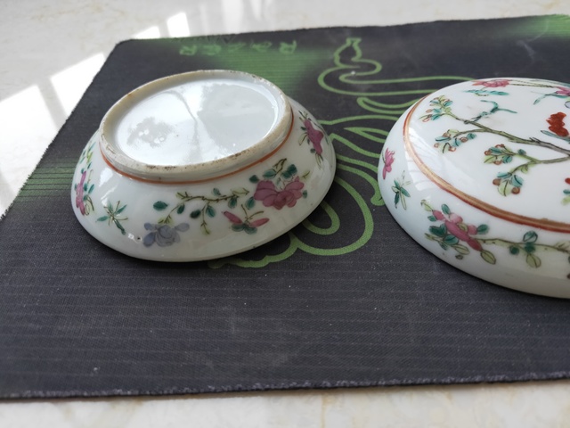 古玩陶瓷粉盒拍賣，當前價格3000元