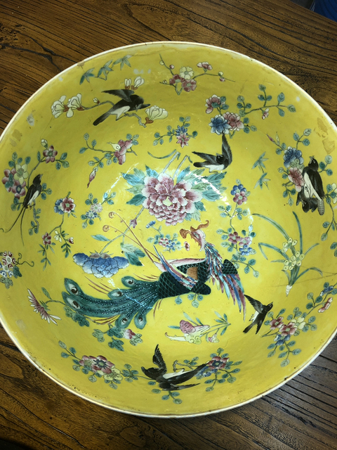 古玩陶瓷黃底粉彩百鳥朝鳳花卉紋大碗拍賣，當前價格10000元