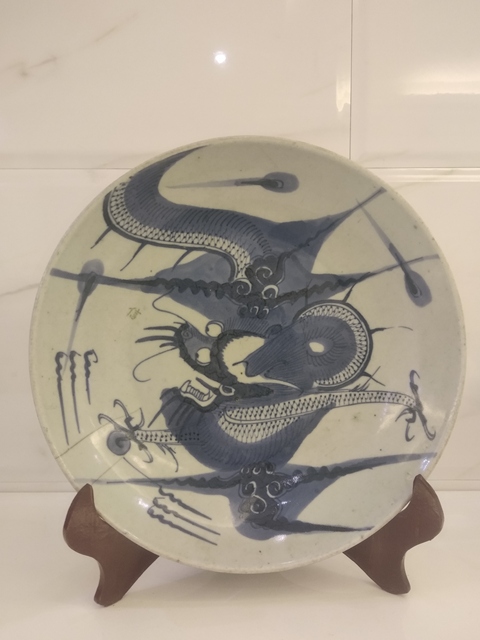 古玩陶瓷青花盤拍賣，當(dāng)前價(jià)格10000元