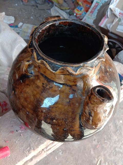 古玩陶瓷四系醬釉壺拍賣，當(dāng)前價(jià)格10000元