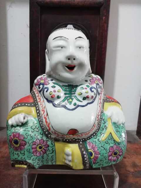 古玩陶瓷粉彩人物塑像拍賣，當前價格9000元