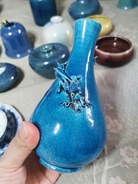 古玩陶瓷孔雀藍釉蟠龍瓶拍賣，當前價格5000元