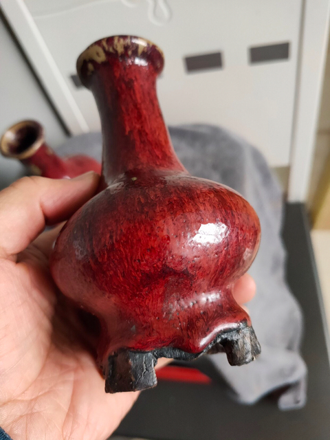 古玩陶瓷紅釉連座瓶拍賣，當前價格17000元