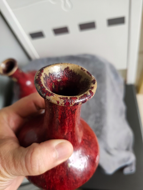 古玩陶瓷紅釉連座瓶拍賣，當前價格17000元