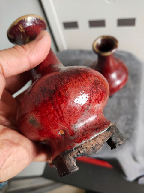 古玩陶瓷紅釉連座瓶拍賣，當前價格17000元