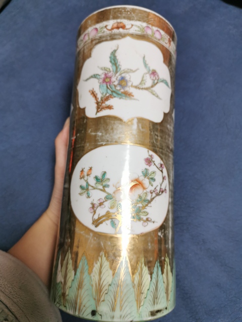 古玩陶瓷描金開窗粉彩花卉紋帽筒拍賣，當前價格20000元