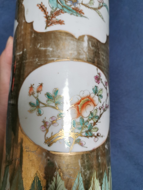 古玩陶瓷描金開窗粉彩花卉紋帽筒拍賣，當前價格20000元