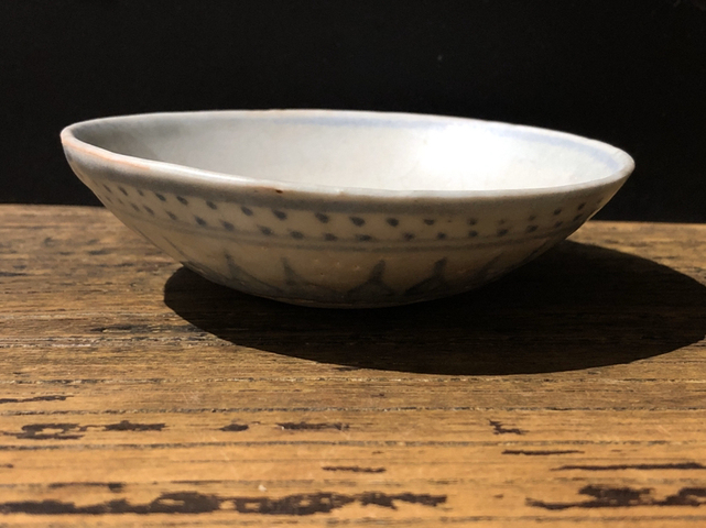 古玩陶瓷花卉紋臥足盤拍賣，當(dāng)前價格9000元