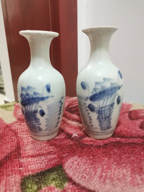 古玩陶瓷青花花卉小瓶拍賣，當前價格12000元