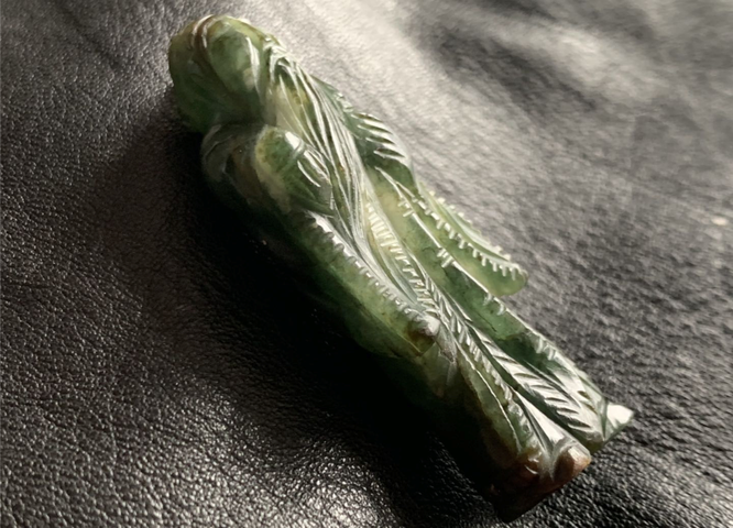 古玩玉器創(chuàng)匯期翡翠人物雕件拍賣，當(dāng)前價(jià)格9000元