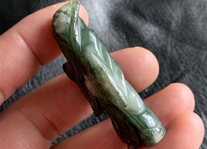 古玩玉器創(chuàng)匯期翡翠人物雕件拍賣，當(dāng)前價(jià)格9000元