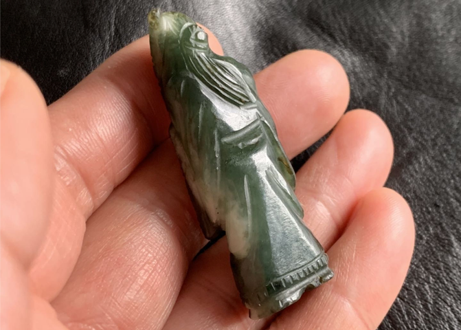 古玩玉器創(chuàng)匯期翡翠人物雕件拍賣，當(dāng)前價(jià)格9000元