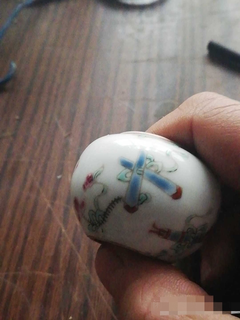 古玩陶瓷暗八仙鳥食罐拍賣，當前價格6000元