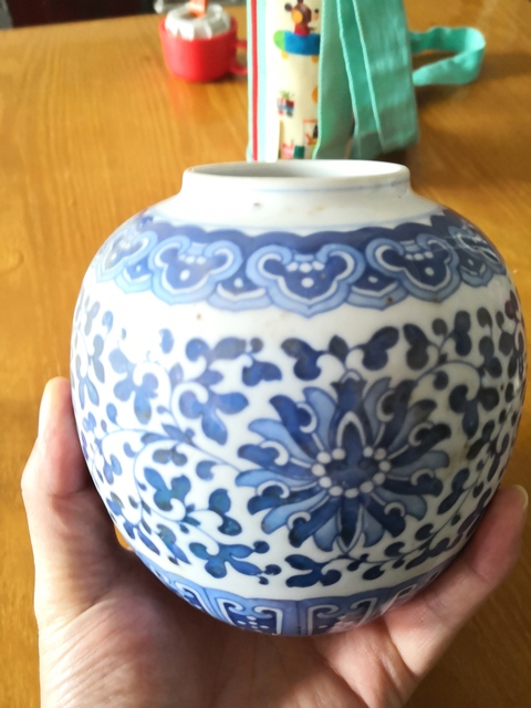 古玩陶瓷花卉紋罐拍賣，當(dāng)前價(jià)格4000元