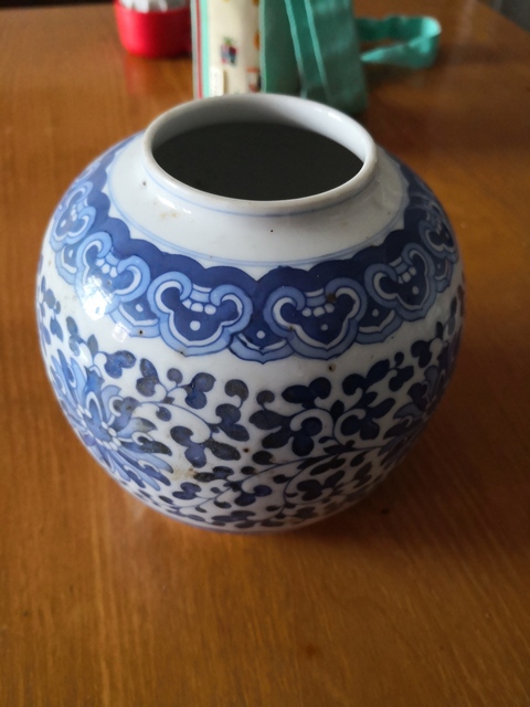 古玩陶瓷花卉紋罐拍賣，當(dāng)前價(jià)格4000元