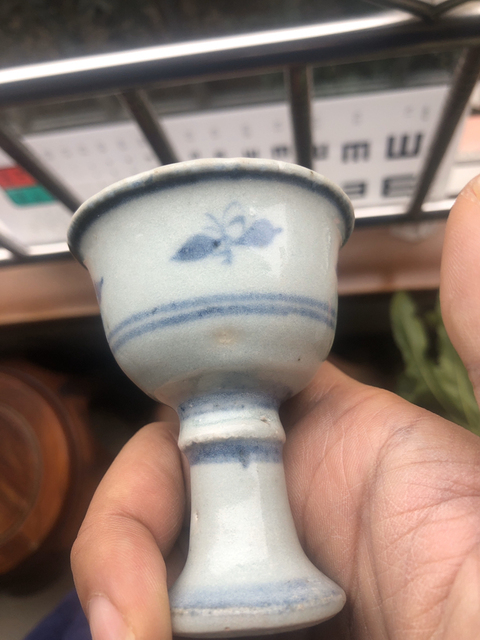 古玩陶瓷高足杯拍賣，當(dāng)前價(jià)格9000元