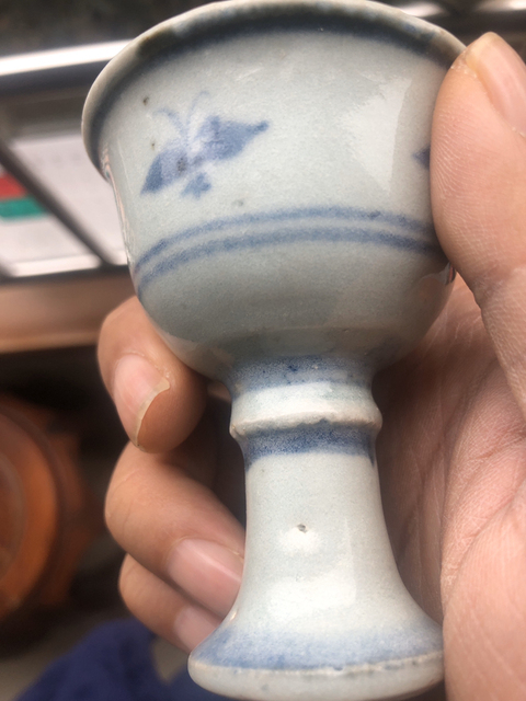 古玩陶瓷高足杯拍賣，當(dāng)前價(jià)格9000元