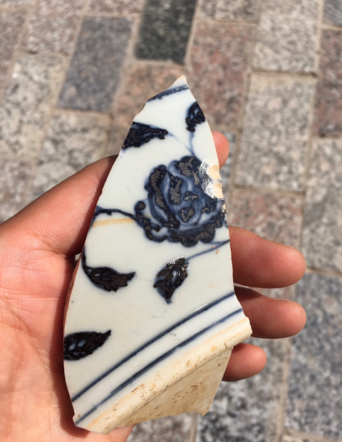 古玩陶瓷青花牡丹紋瓷片拍賣，當前價格4000元