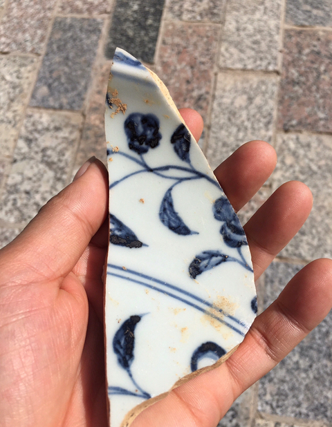 古玩陶瓷青花牡丹紋瓷片拍賣，當前價格4000元