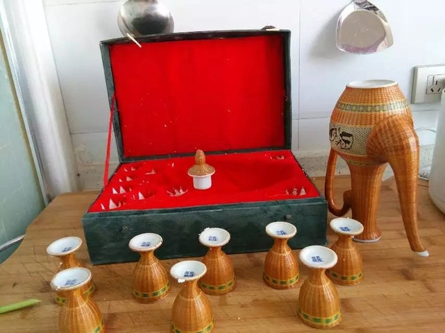 古玩陶瓷酒器執壺一組拍賣，當前價格9000元