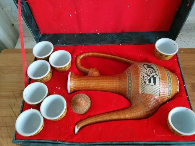 古玩陶瓷酒器執壺一組拍賣，當前價格9000元