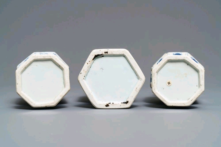 古玩陶瓷清康熙青花山水外銷類六方瓶拍賣，當前價格5000元