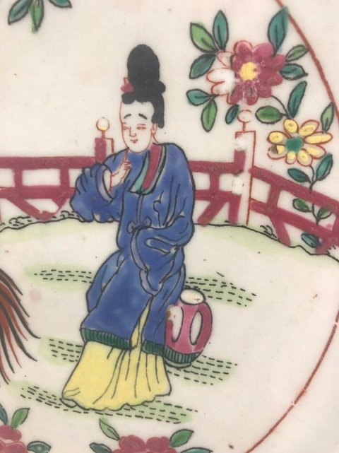 古玩陶瓷粉彩人物紋盤(pán)拍賣(mài)，當(dāng)前價(jià)格7000元