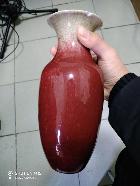 古玩陶瓷紅釉撇口瓶拍賣，當(dāng)前價(jià)格3999元