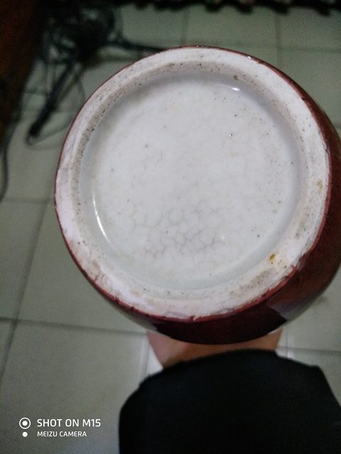 古玩陶瓷紅釉撇口瓶拍賣，當(dāng)前價(jià)格3999元