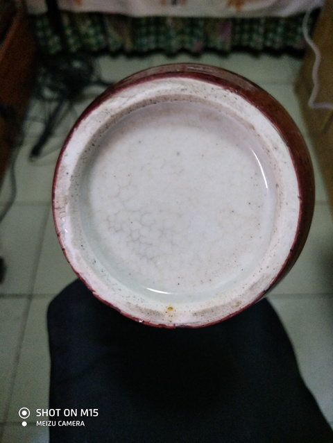 古玩陶瓷紅釉撇口瓶拍賣，當(dāng)前價(jià)格3999元