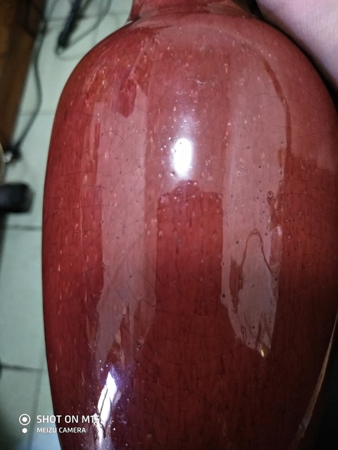 古玩陶瓷紅釉撇口瓶拍賣，當(dāng)前價(jià)格3999元