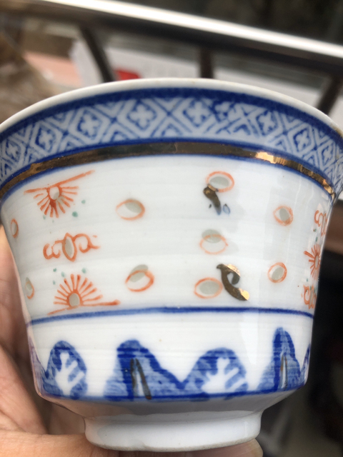 古玩陶瓷青花礬紅玲瓏瓷碗拍賣，當前價格3000元