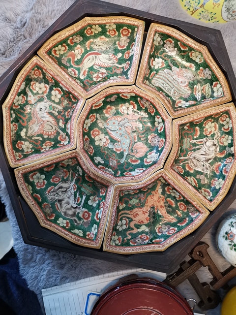 古玩陶瓷晚清五彩落花流水瑞獸紋攢盤拍賣，當前價格11800元