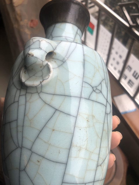 古玩陶瓷雍正官釉雙獸耳瓶拍賣，當前價格11800元