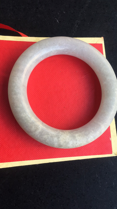 古玩玉器圓鐲子拍賣，當(dāng)前價(jià)格9600元