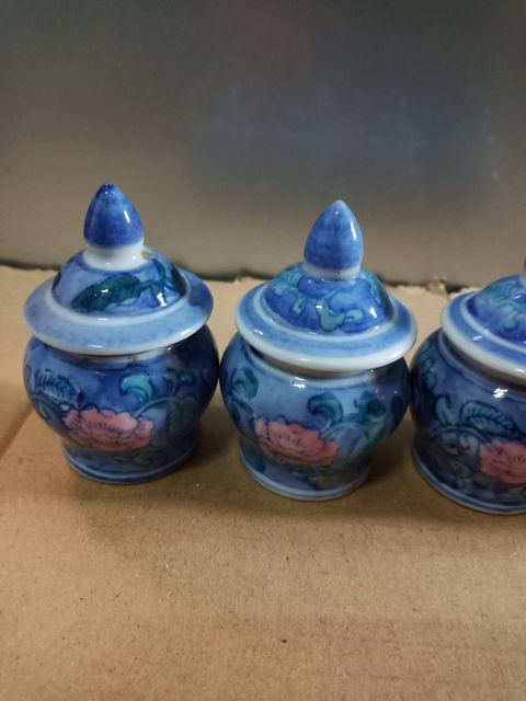 古玩陶瓷蓋罐拍賣，當前價格200元