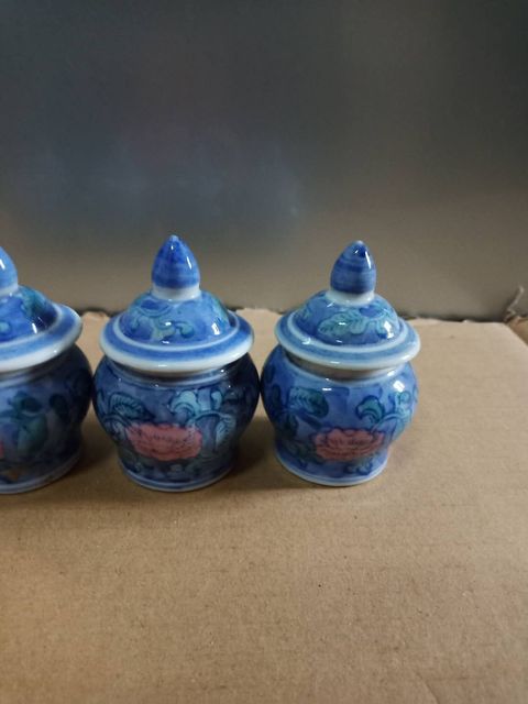 古玩陶瓷蓋罐拍賣，當前價格200元